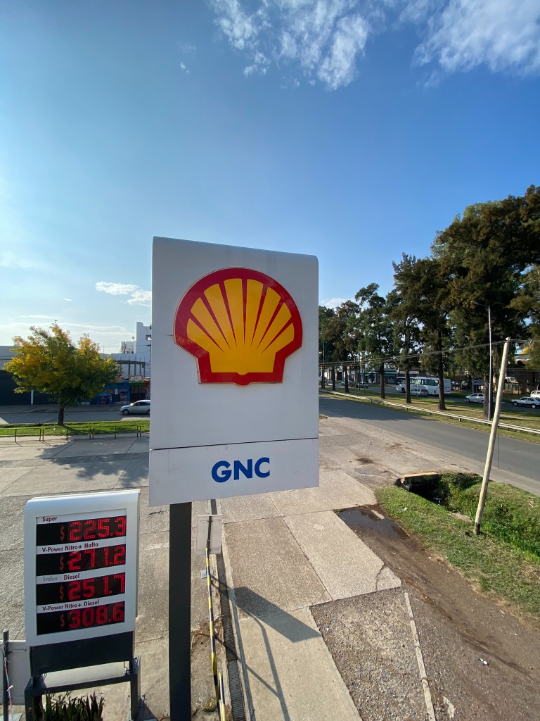 Tótem estructural e Indicador GNC - Estación Shell